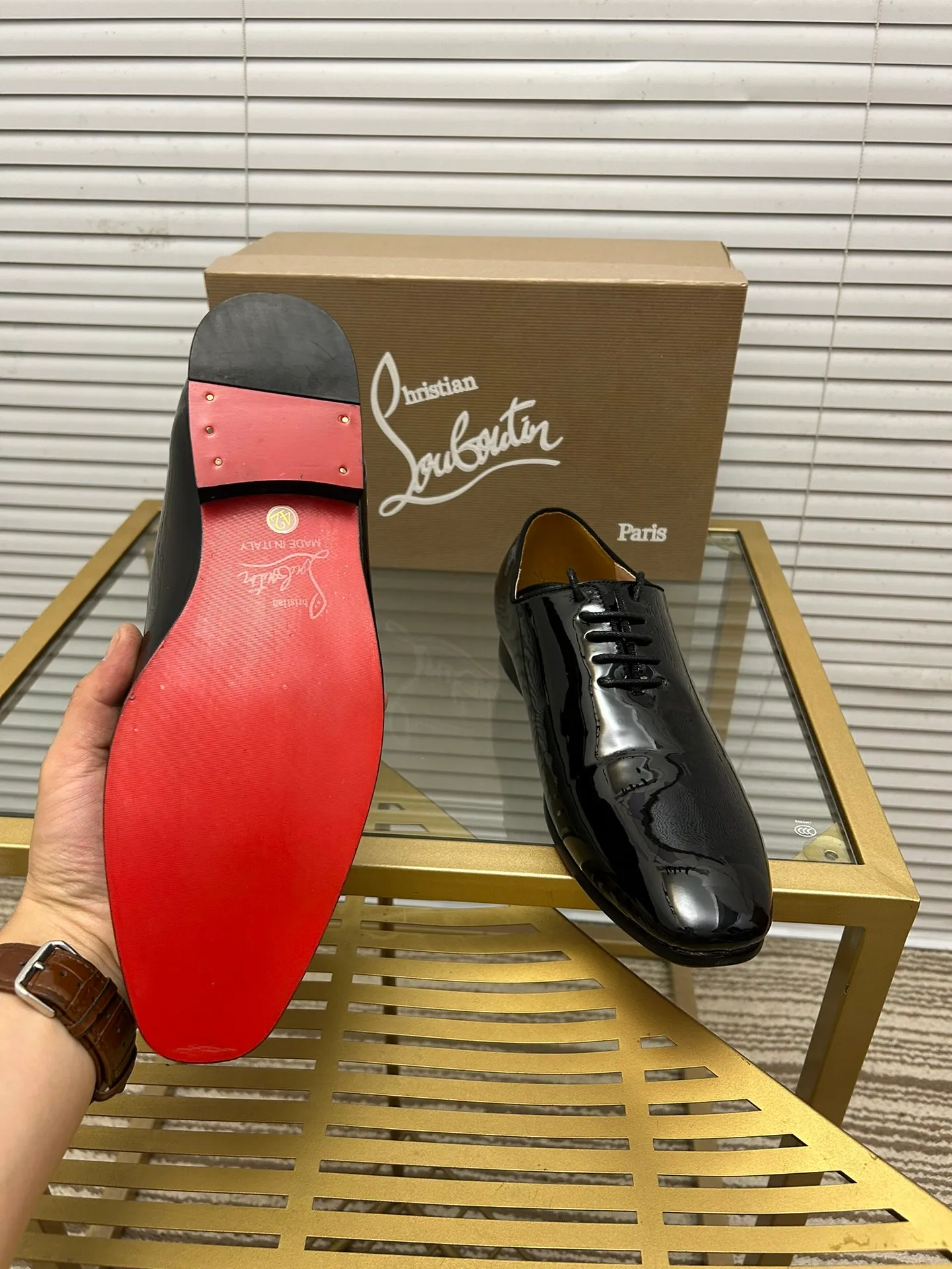(Customized model) Ex-factory price is 500. christian louboutin (CL red sole shoes) counter series, casual leather shoes for couples 📢 📢 📢 Exclusive hot style release 🎈🎈💪 Movable latex feet 👻 Finished outsole line [Proud] 😝Female 35-40# Male 38#-46, global supply😝 [Top version]: Original imported genuine leather upper, top original leather lining, original molded TPU outsole, original 1:1 detail processing, original shoe last,